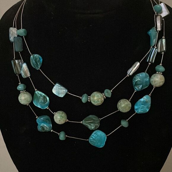 New York & Co. silver tone triple strand-shortest 17”-turquoise tone necklace - Picture 3 of 12